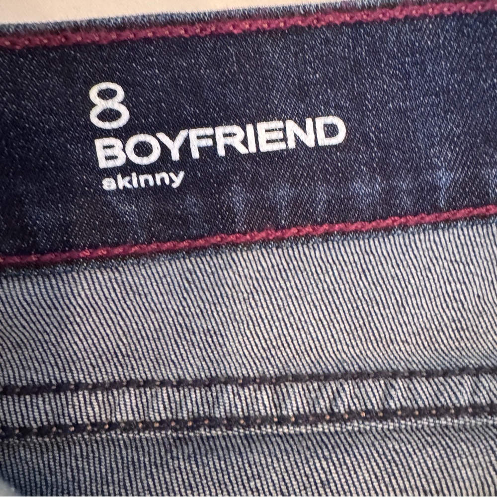 New with tags Liz Claiborne  Boyfriend Skinny Jeans Size 8 - Picture 4 of 7